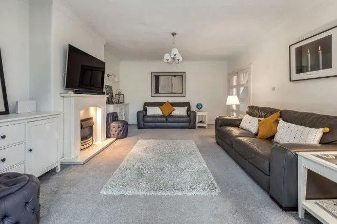 High Elm Road, Altrincham, WA15, photo 4