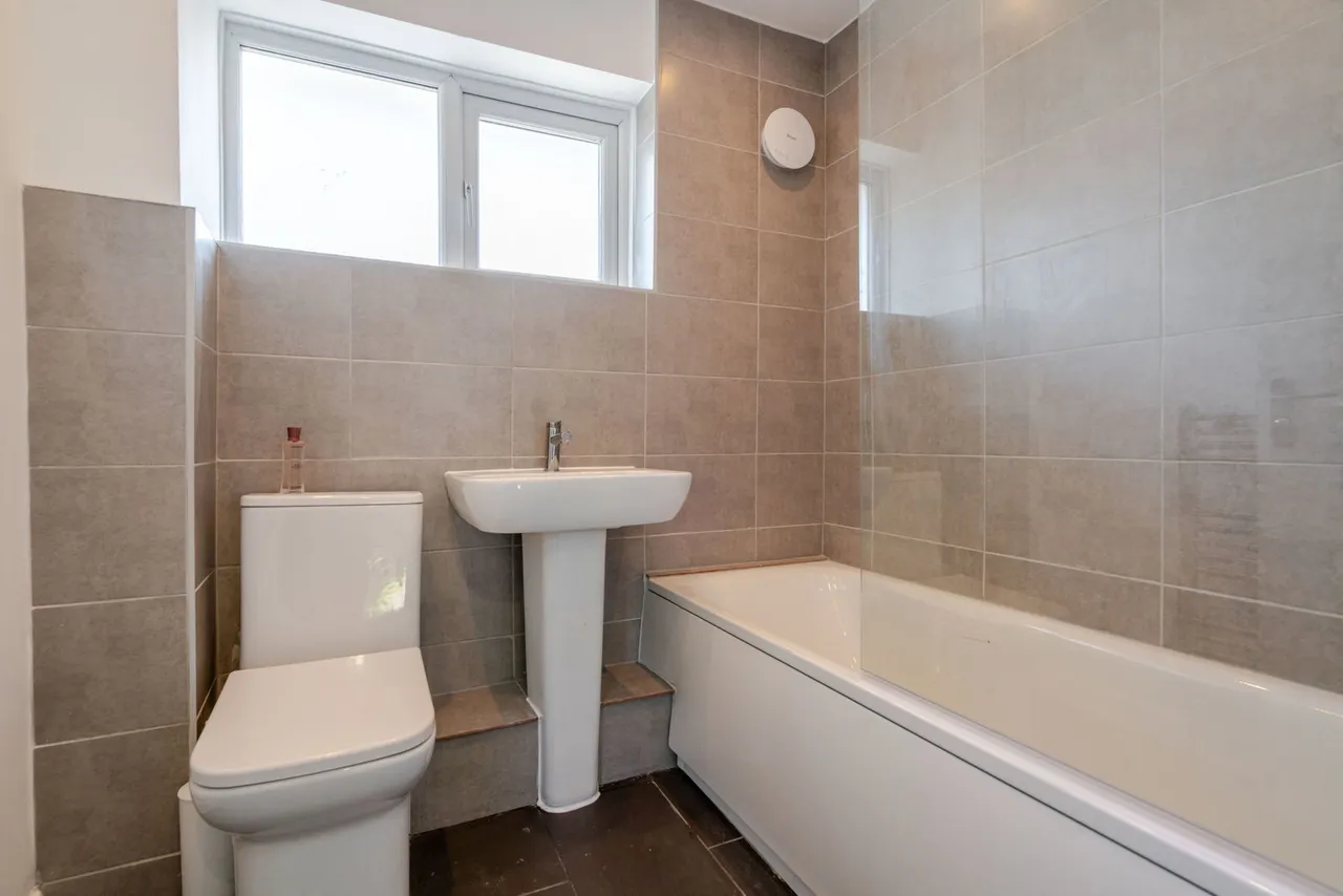 Kilnwick Close, Manchester, M18 7RY, photo 8
