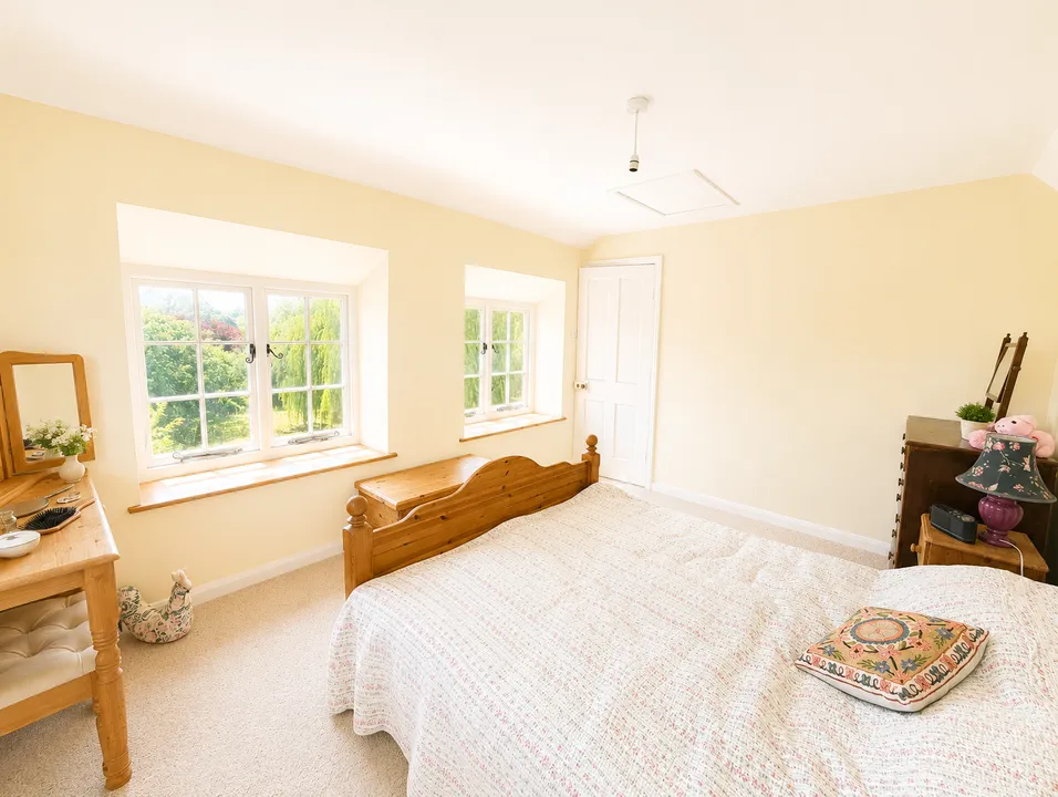 Hermitage Road, Upton, photo 13