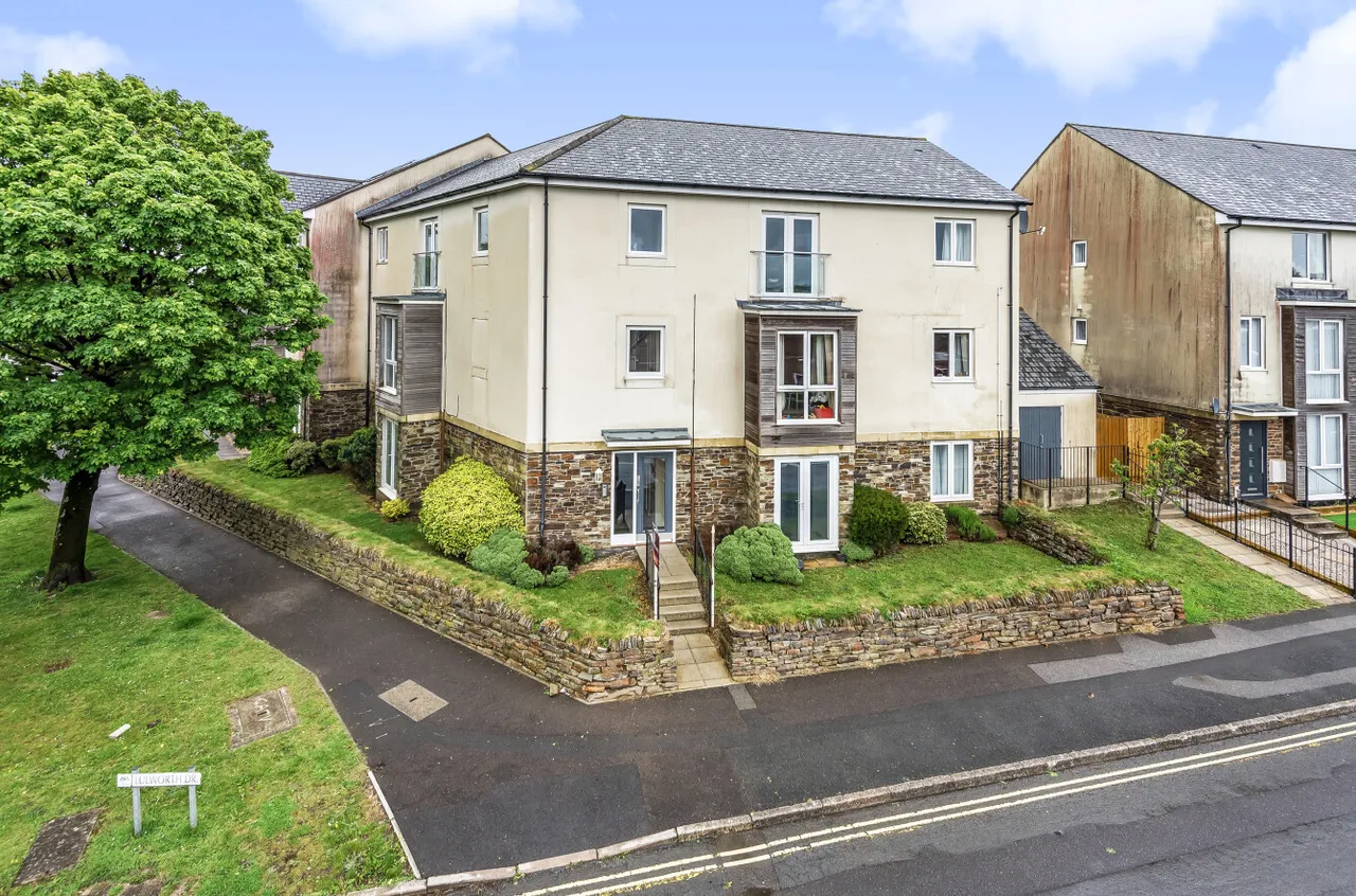 2 bed property for sale — Lulworth Drive, Plymouth, Devon, PL6