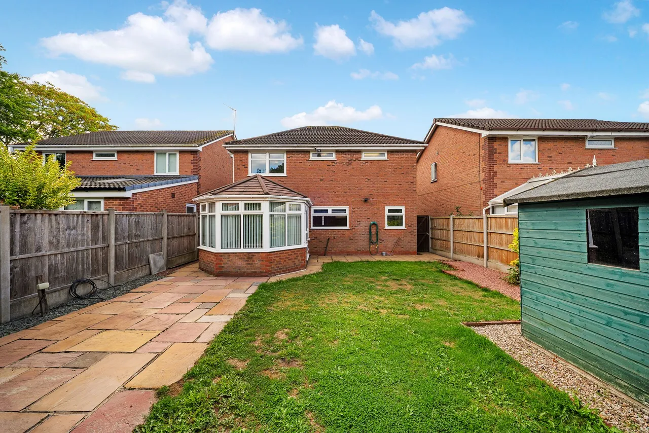 Dorchester Park, Runcorn, WA7 1QA, photo 2