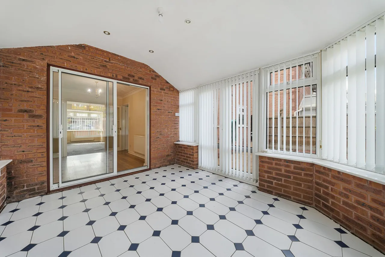 Dorchester Park, Runcorn, WA7 1QA, photo 11