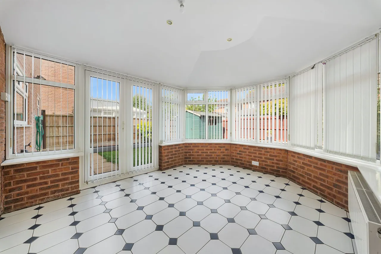 Dorchester Park, Runcorn, WA7 1QA, photo 4