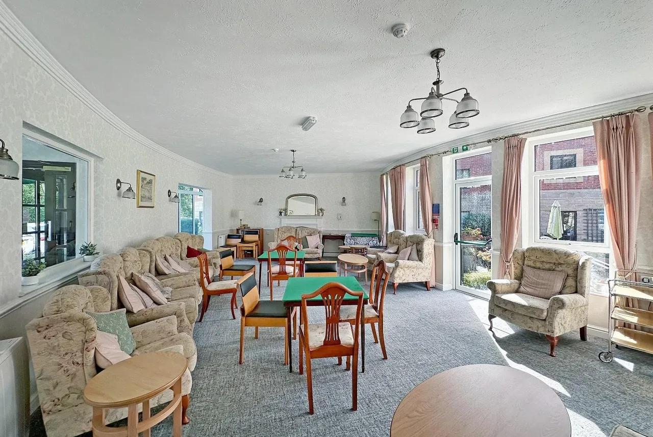 Ashley Road, Altrincham, WA14, photo 15