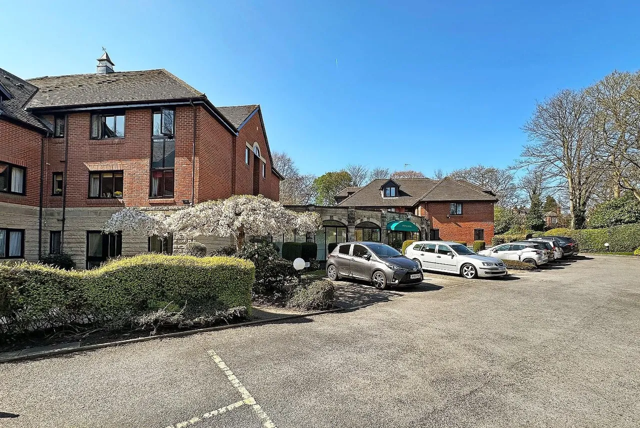 Ashley Road, Altrincham, WA14, photo 26