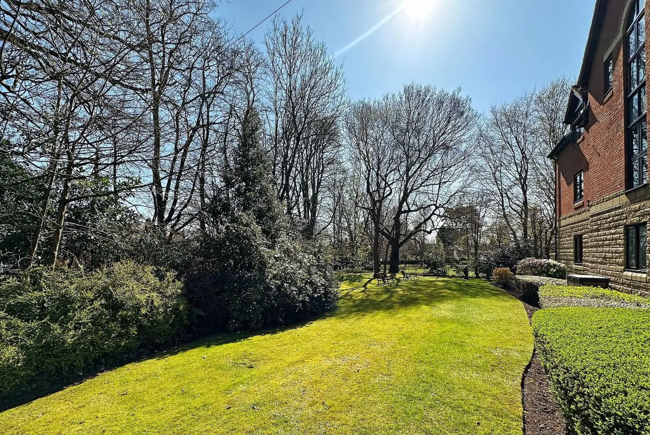 Ashley Road, Altrincham, WA14, photo 27