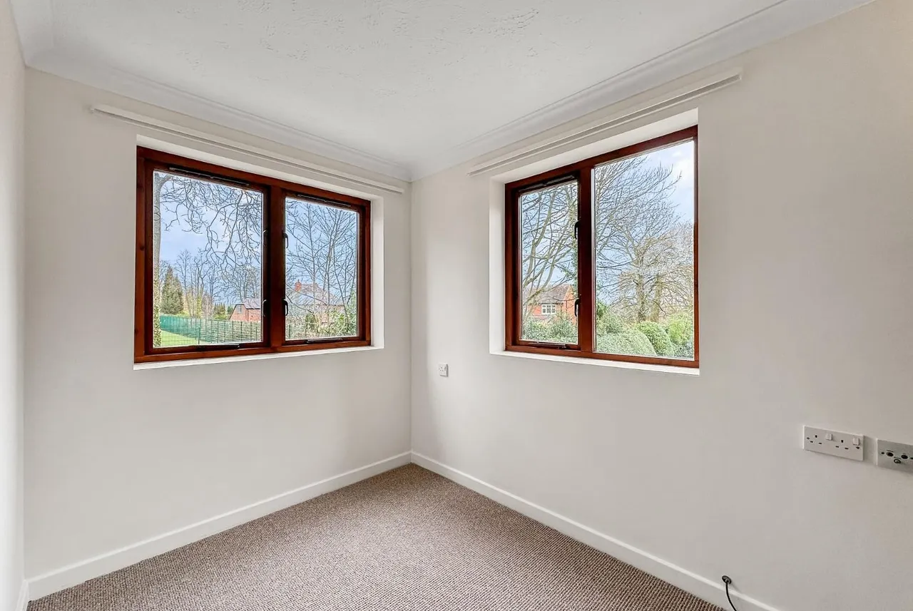 Ashley Road, Altrincham, WA14, photo 4
