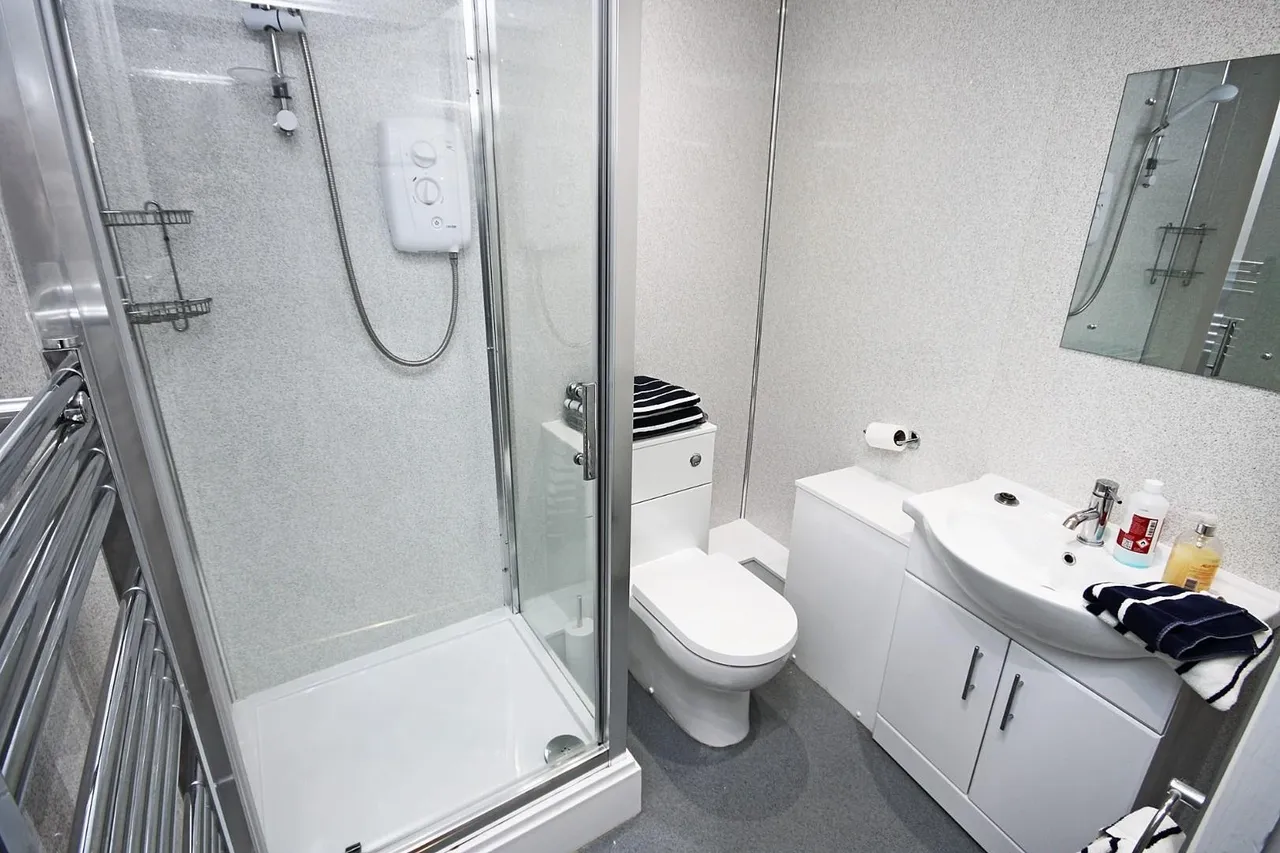 Ashley Road, Altrincham, WA14, photo 18