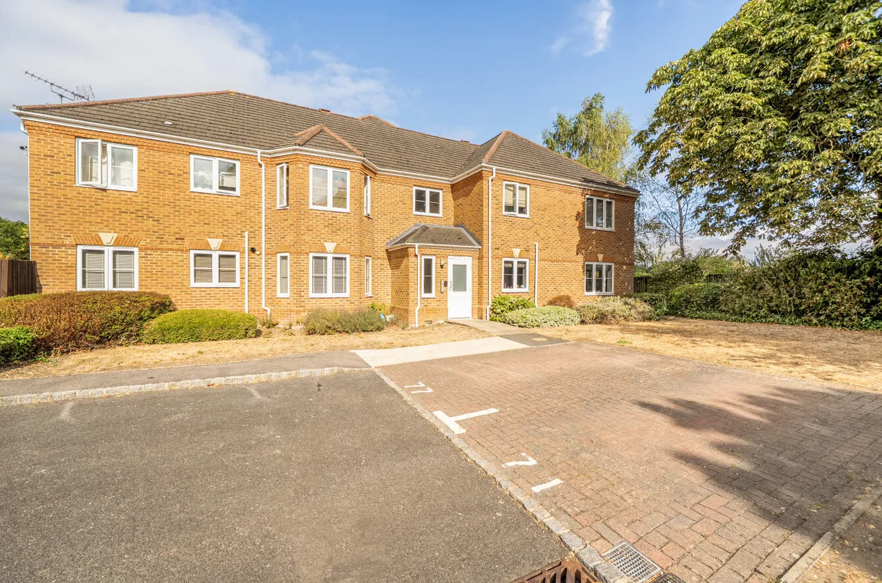 2 bed flat for sale — Little Horse Close, Earley, Reading, Berkshire, RG6 7HL