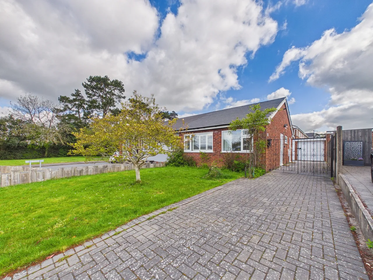 2 bed house for sale — Twycross Road, Burbage, LE10