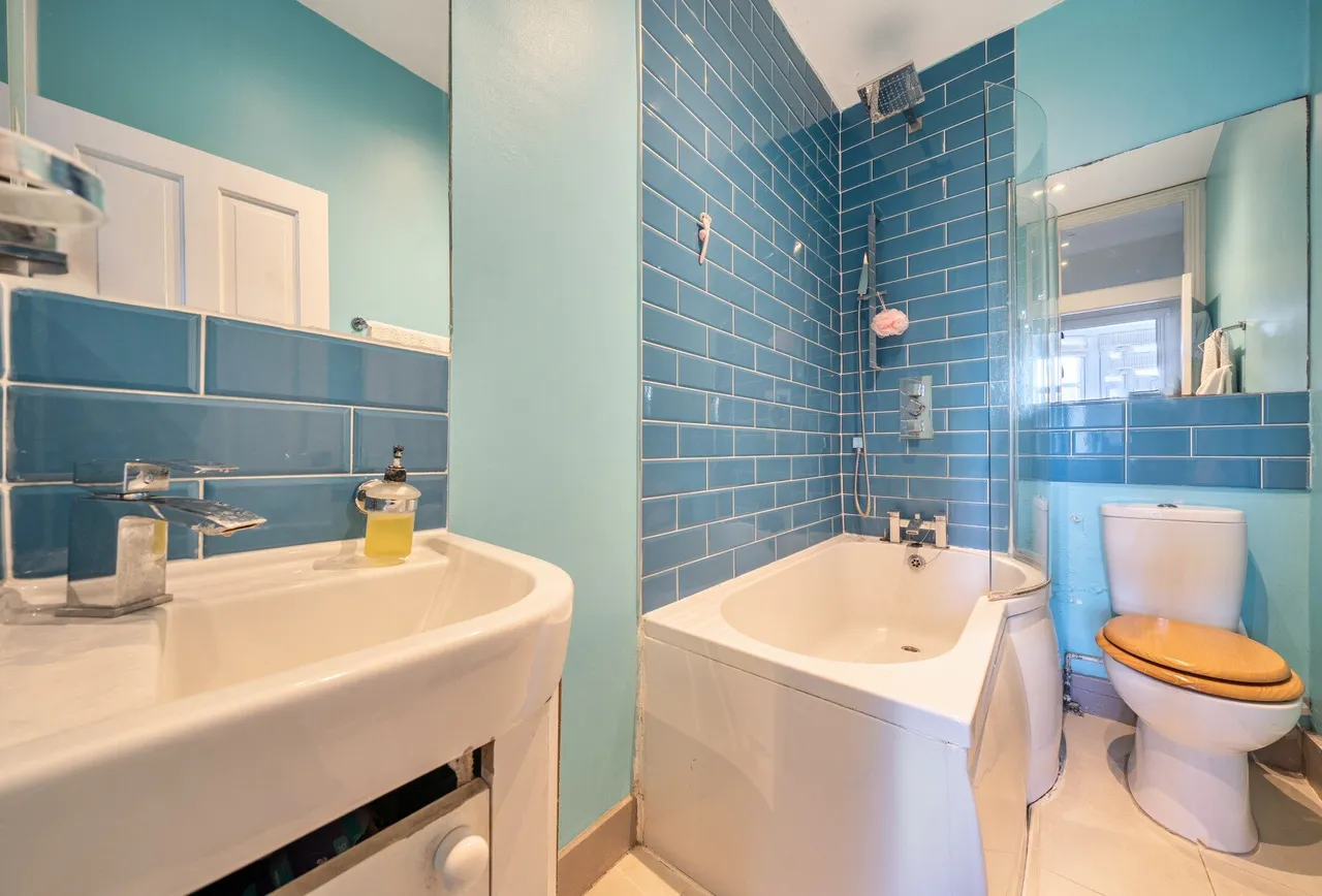 Trewint Street, London, SW18 4HB, photo 5