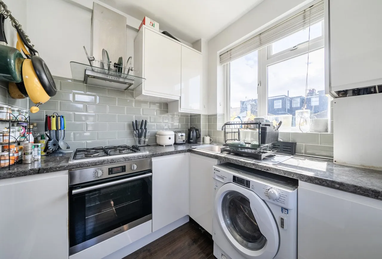 Trewint Street, London, SW18 4HB, photo 4