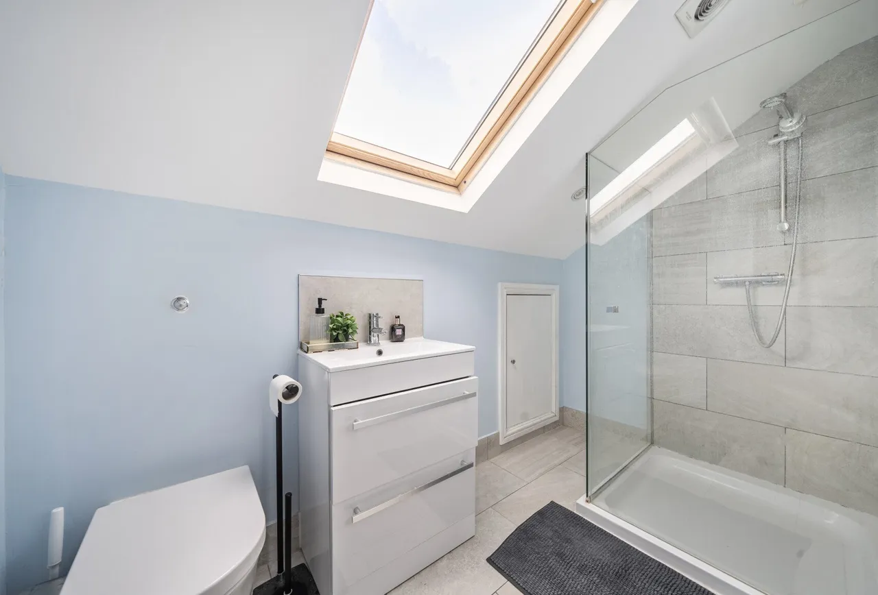 Trewint Street, London, SW18 4HB, photo 6