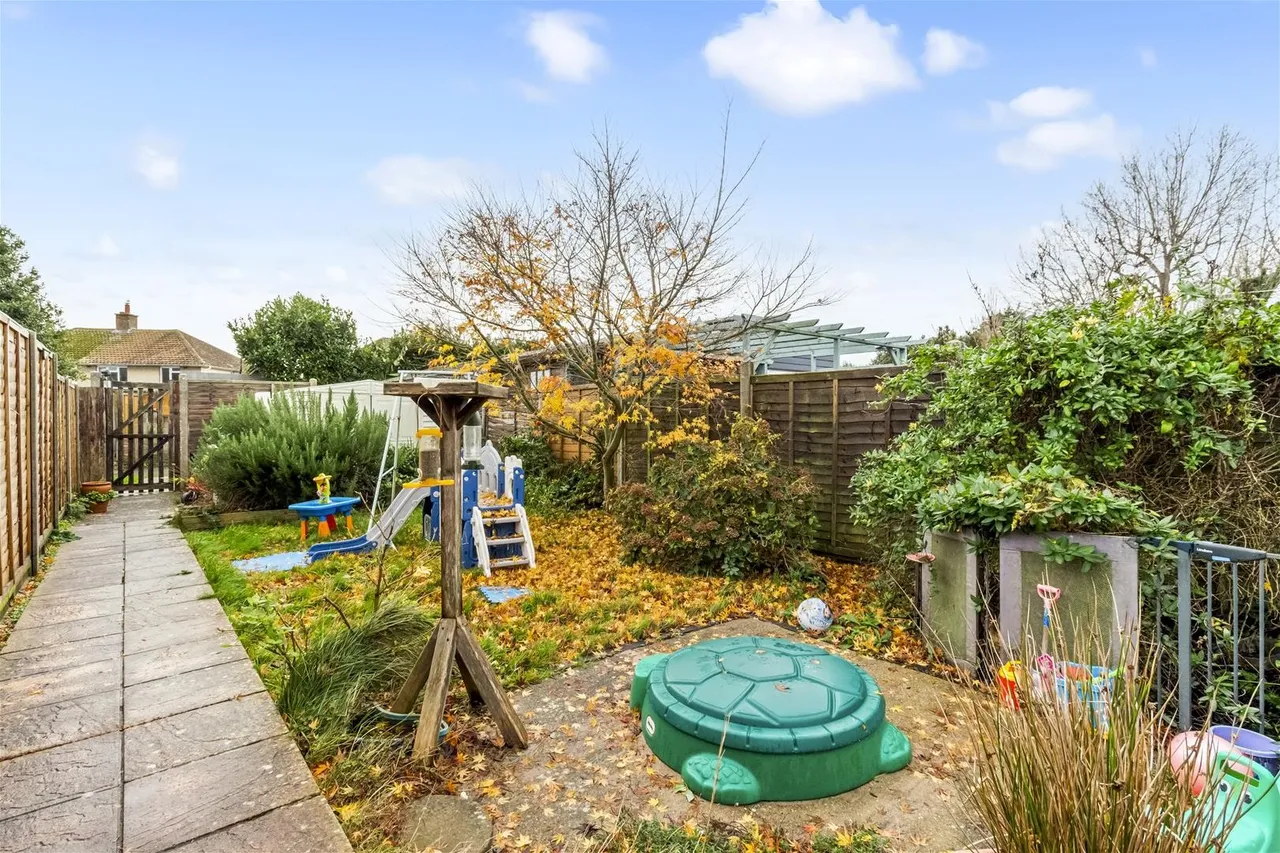 Goring Road, Goring-By-Sea, Worthing, photo 22