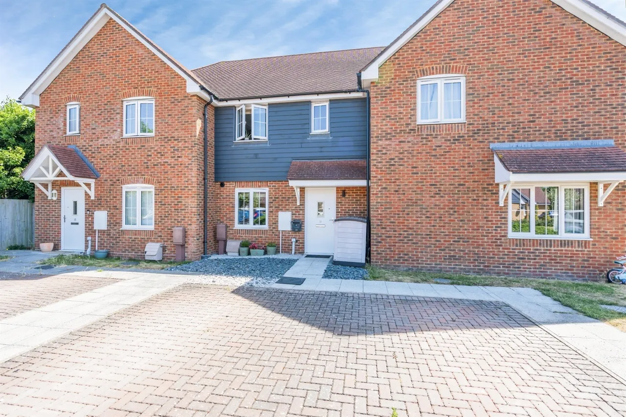 Stoney Meadow, North Mundham, PO20, photo 8