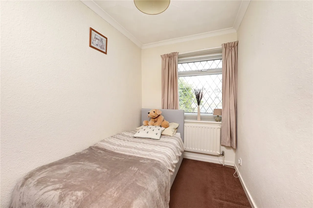 Southlands Close, Ash, Guildford, Surrey, GU12 6NH, photo 10