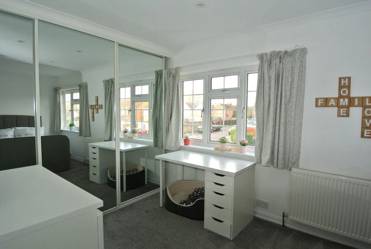 Bates Walk, Addlestone, Surrey, KT15 2DQ, photo 8