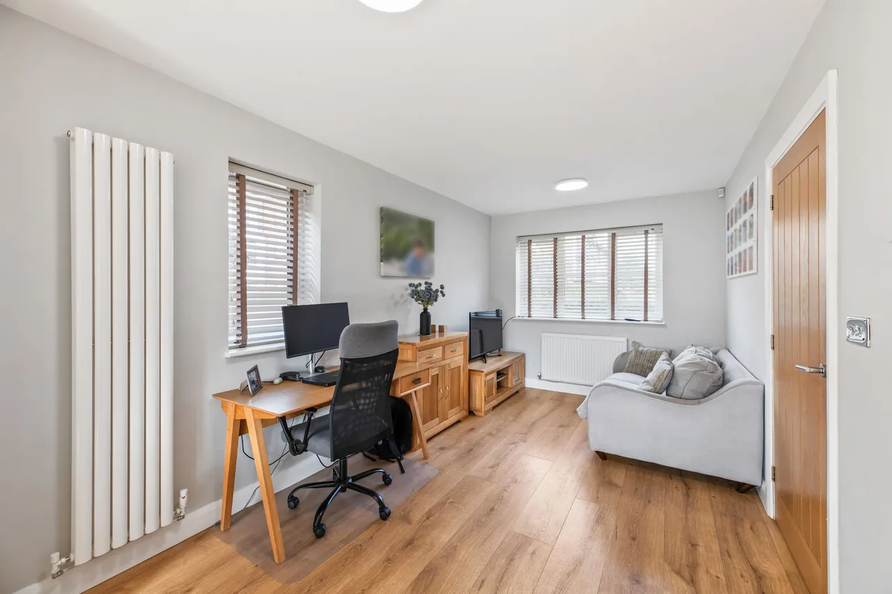 Barlow Drive, Frodsham, photo 6