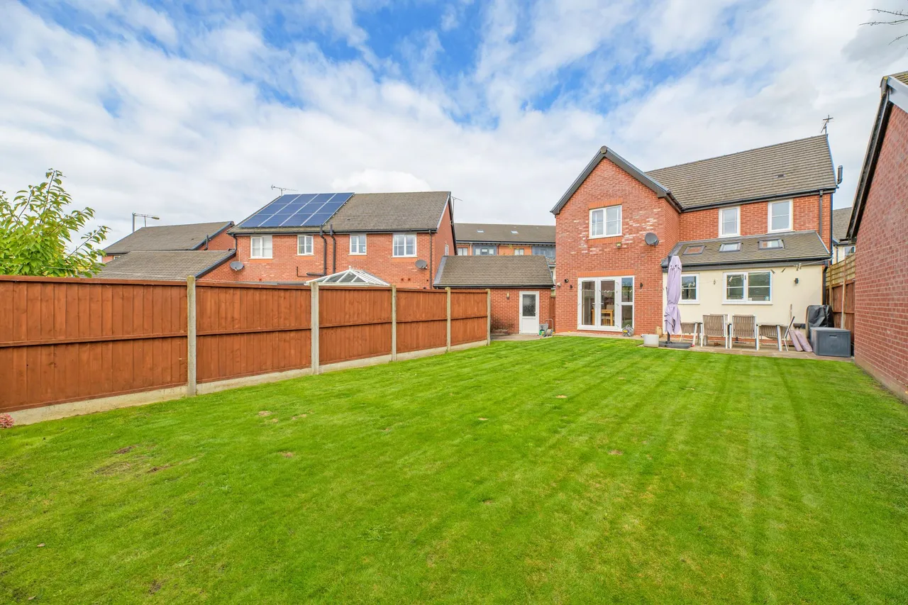 Barlow Drive, Frodsham, photo 22