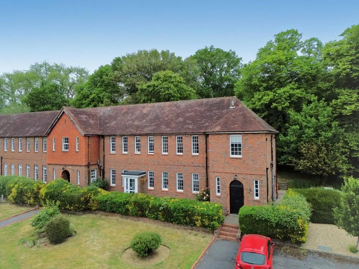 2 bed flat for sale, Old Lane, Dockenfield, GU10