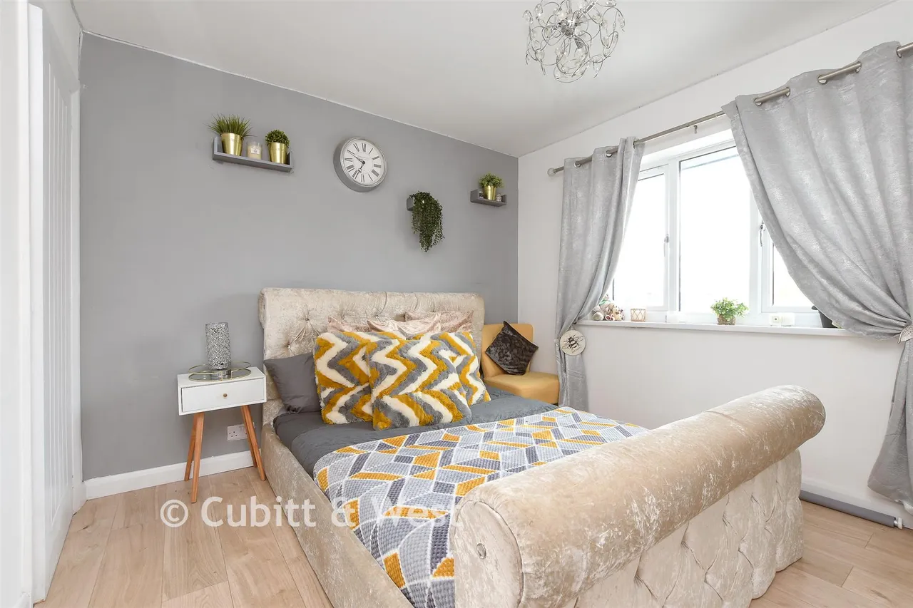 Woodroyd Gardens, Horley, RH6, photo 7