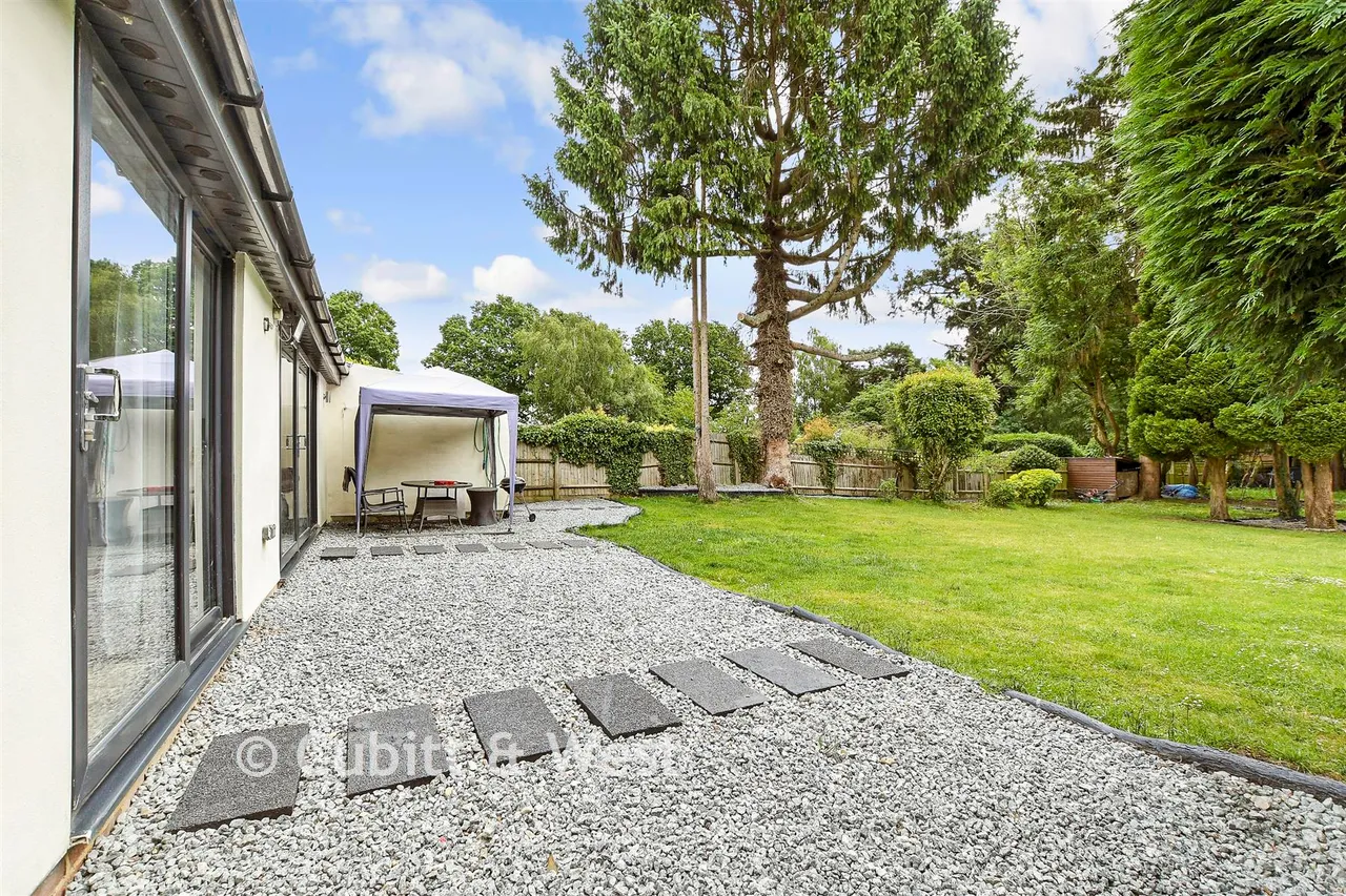 Woodroyd Gardens, Horley, RH6, photo 12