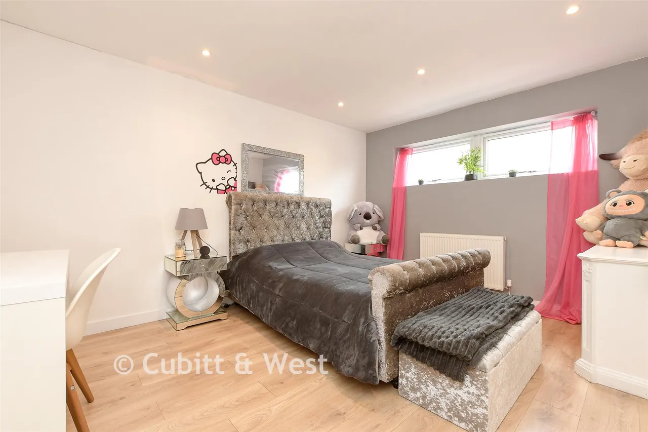 Woodroyd Gardens, Horley, RH6, photo 8