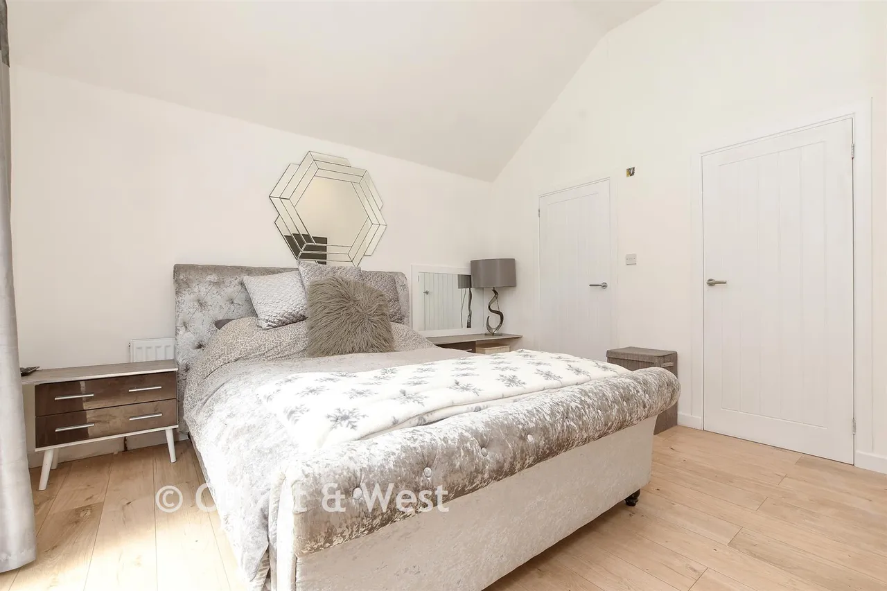 Woodroyd Gardens, Horley, RH6, photo 10