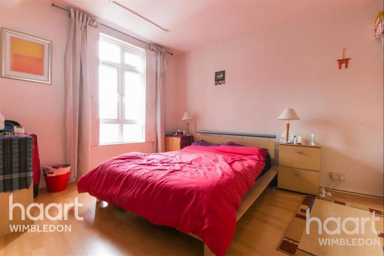 1 bed flat to rent, Upper Richmond Road, SW15