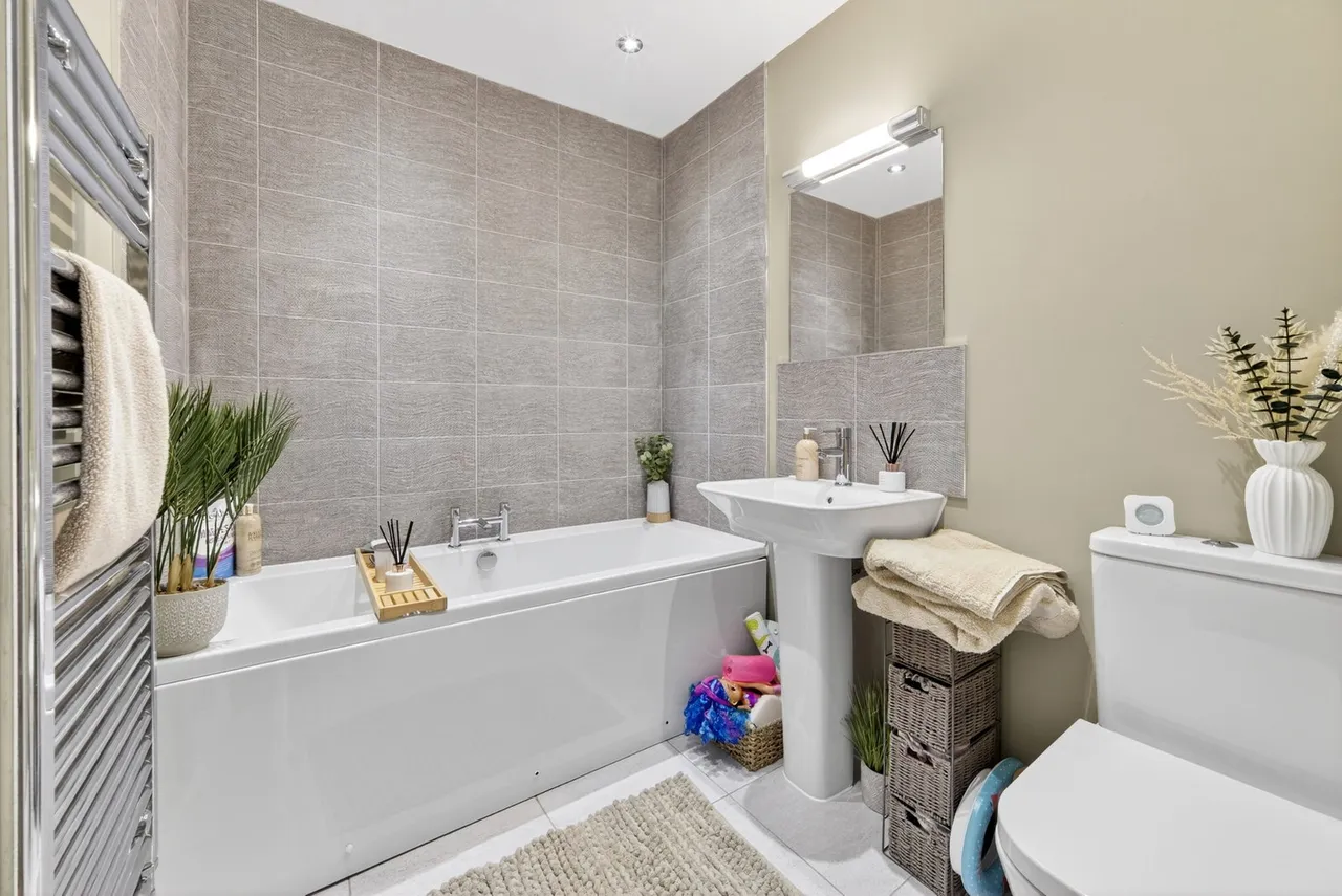 Langdon Road, Swansea, SA1 8RE, photo 7