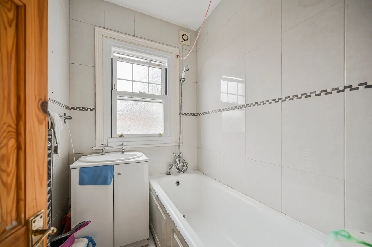 87 Hewitt Road, London, photo 4