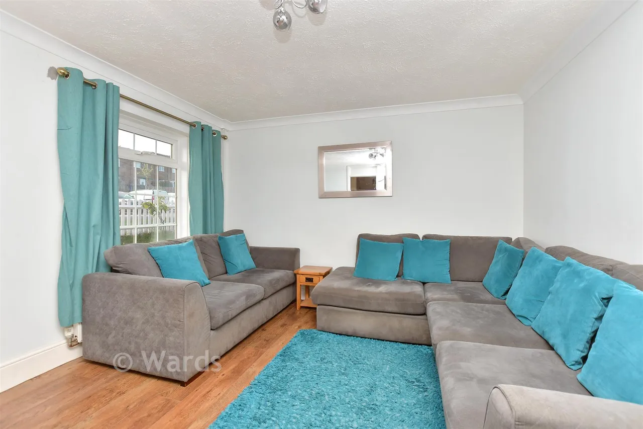 Goldfinch Close, Faversham, ME13, photo 3