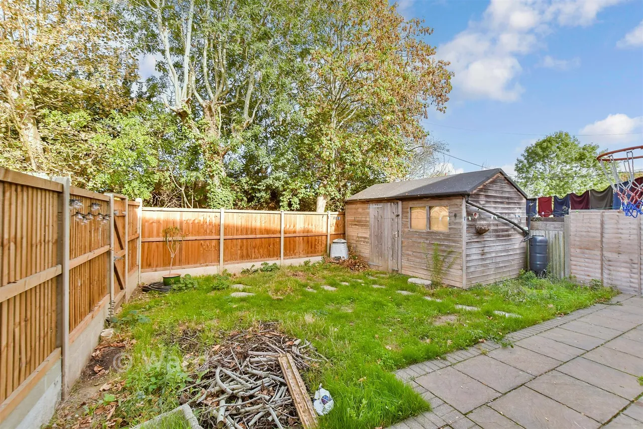 Goldfinch Close, Faversham, ME13, photo 13
