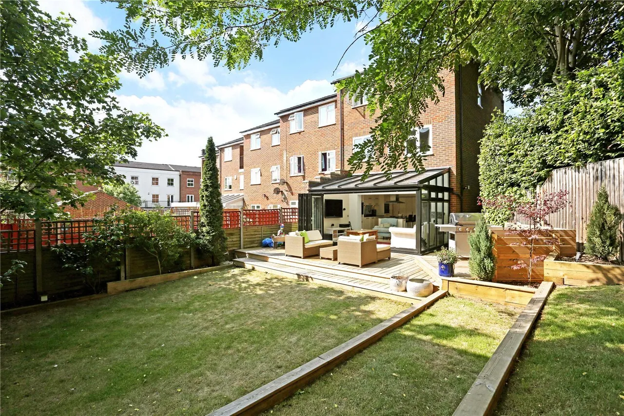 4 bed house for sale — Southridge Place, LONDON, SW20