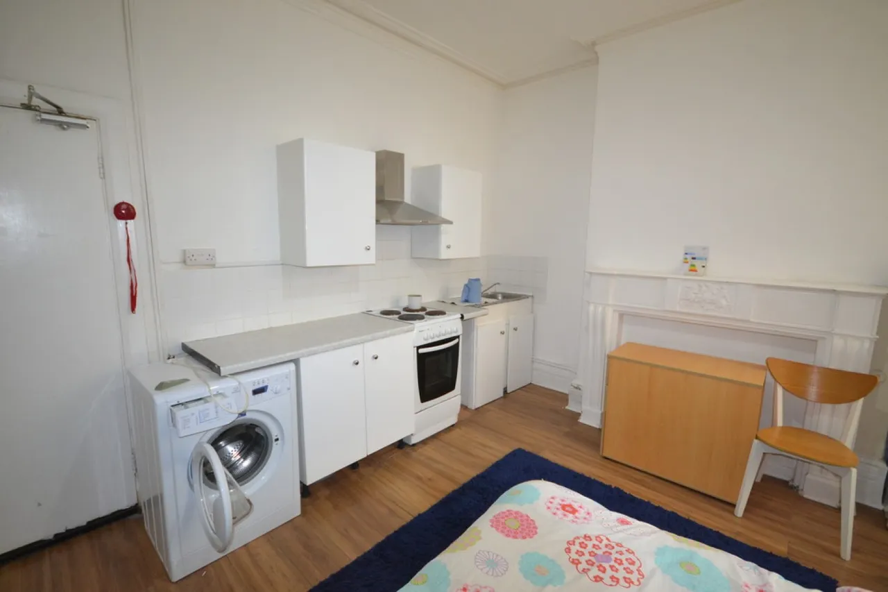 Ashleigh Road, West End, Leicester, photo 3
