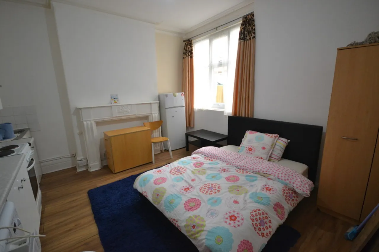 Ashleigh Road, West End, Leicester, photo 2
