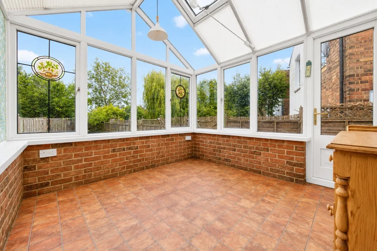 Cornwall Road, St. Albans, photo 9
