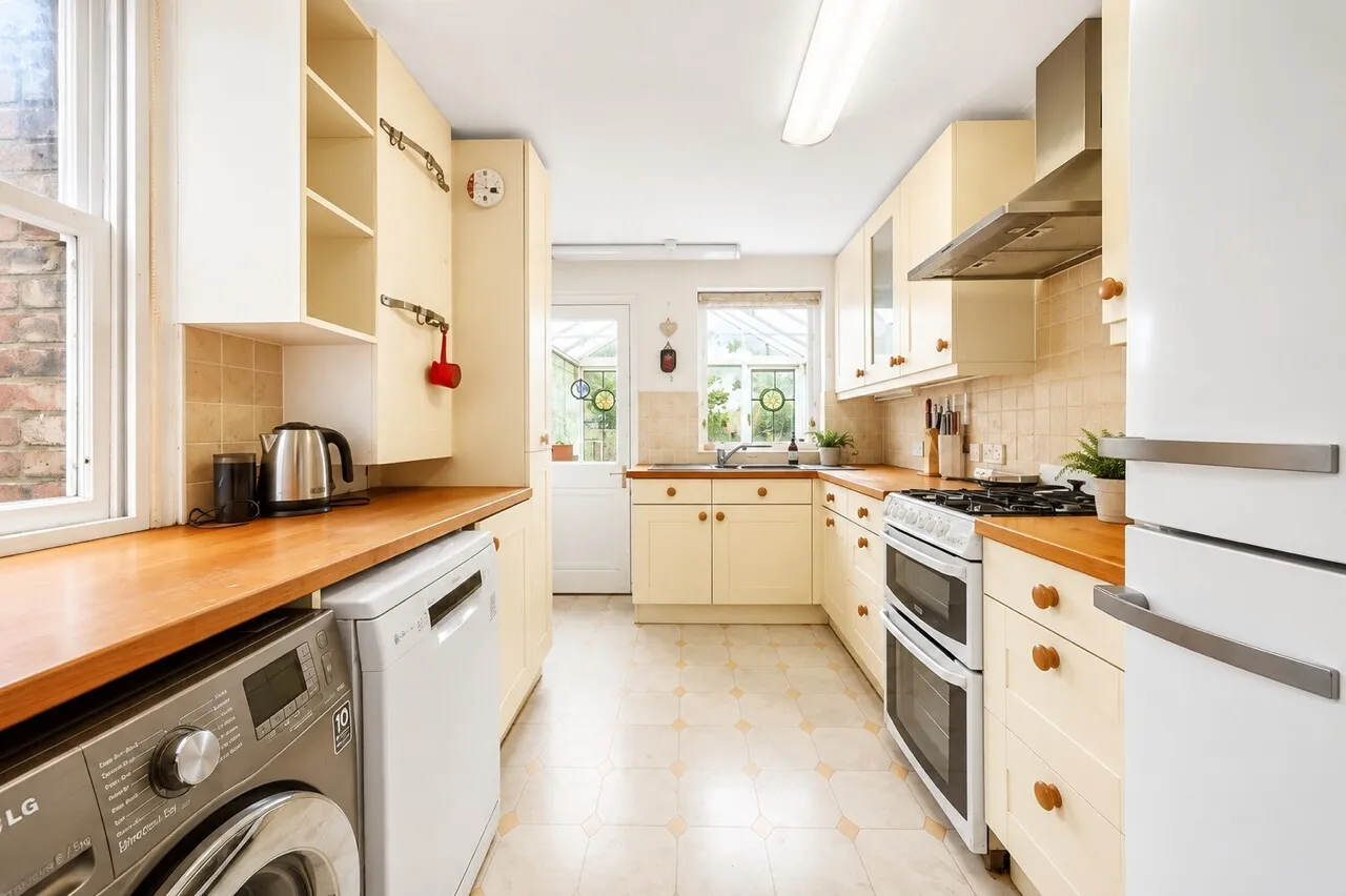Cornwall Road, St. Albans, photo 6