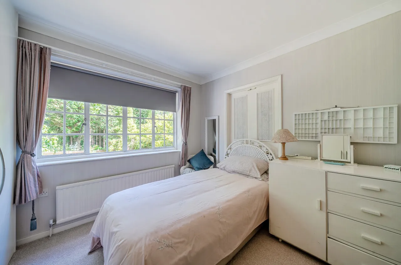 Hook Heath Road, Woking, GU22, photo 14