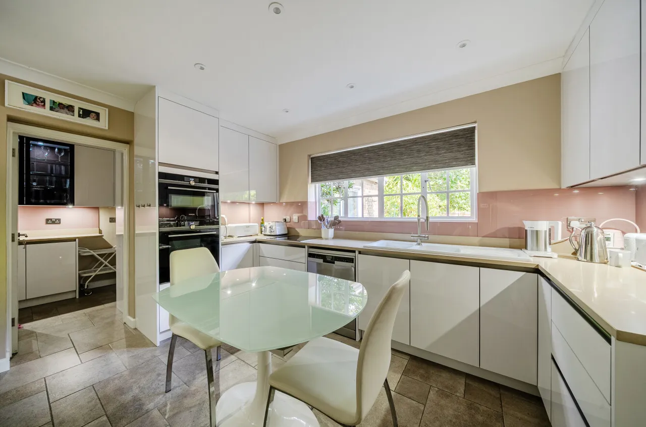 Hook Heath Road, Woking, GU22, photo 5