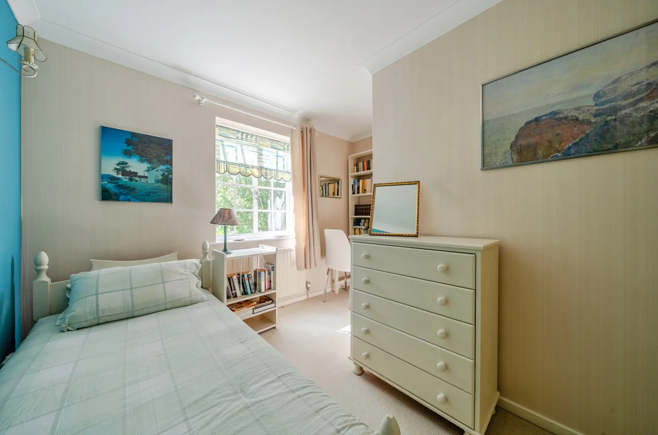 Hook Heath Road, Woking, GU22, photo 15