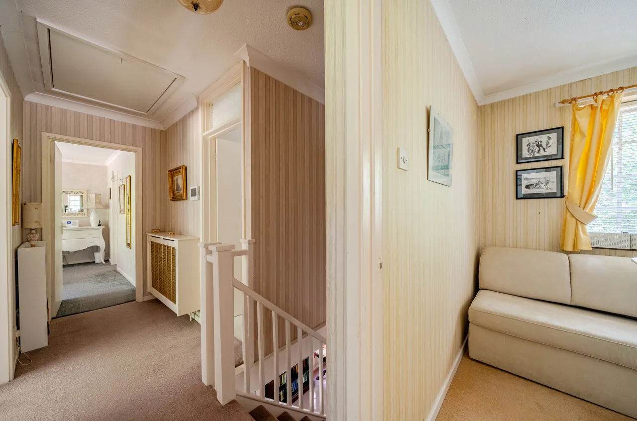 Hook Heath Road, Woking, GU22, photo 44