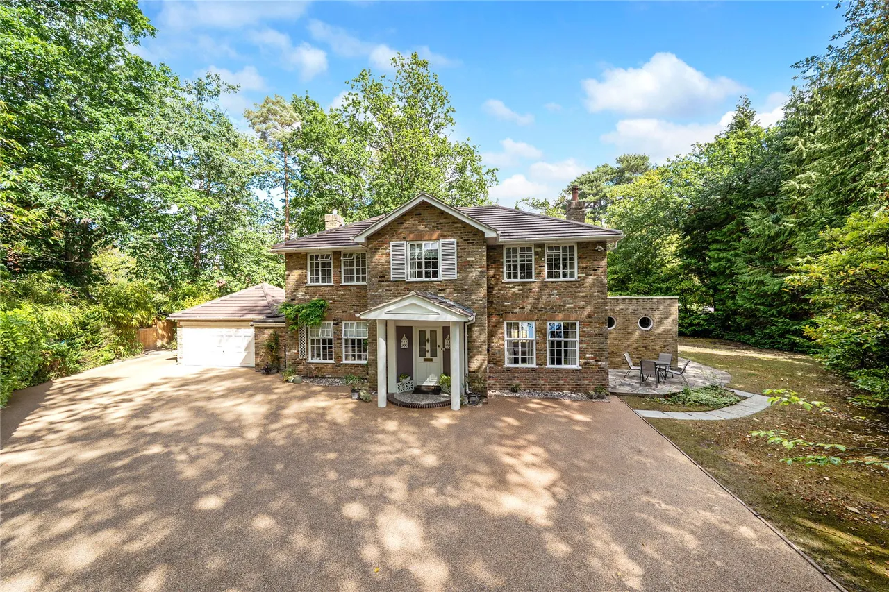 6 bed house for sale, Hook Heath Road, Woking, GU22