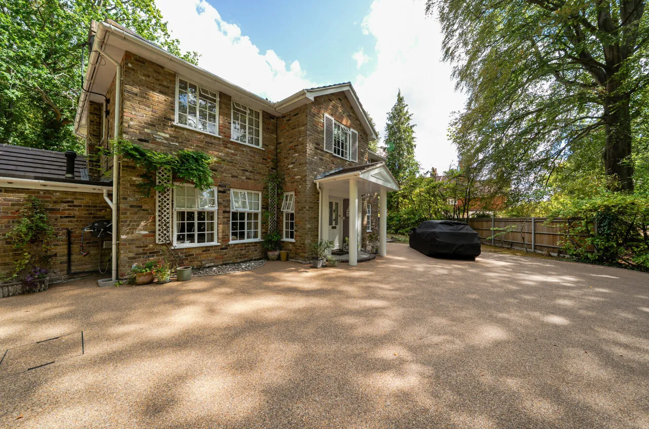 Hook Heath Road, Woking, GU22, photo 55