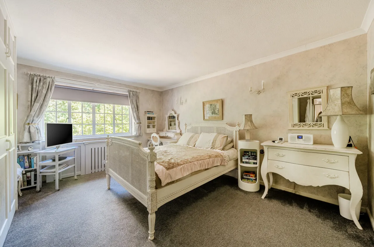 Hook Heath Road, Woking, GU22, photo 12