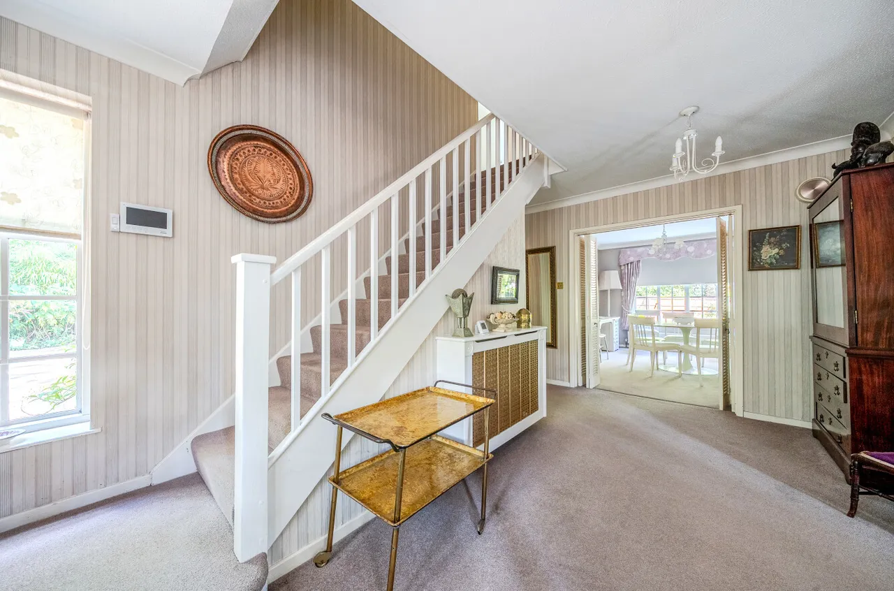 Hook Heath Road, Woking, GU22, photo 34
