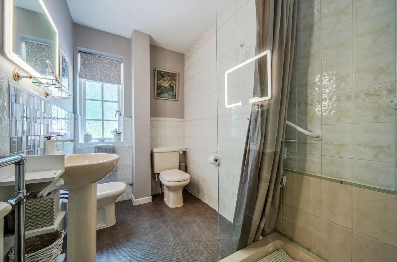 Hook Heath Road, Woking, GU22, photo 50