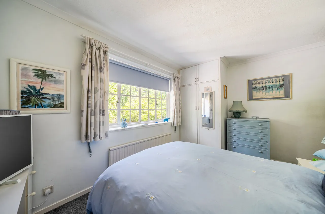 Hook Heath Road, Woking, GU22, photo 35