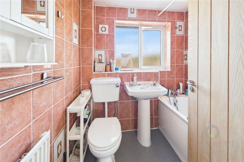 Ashbourne Drive, Desborough, NN14, photo 15
