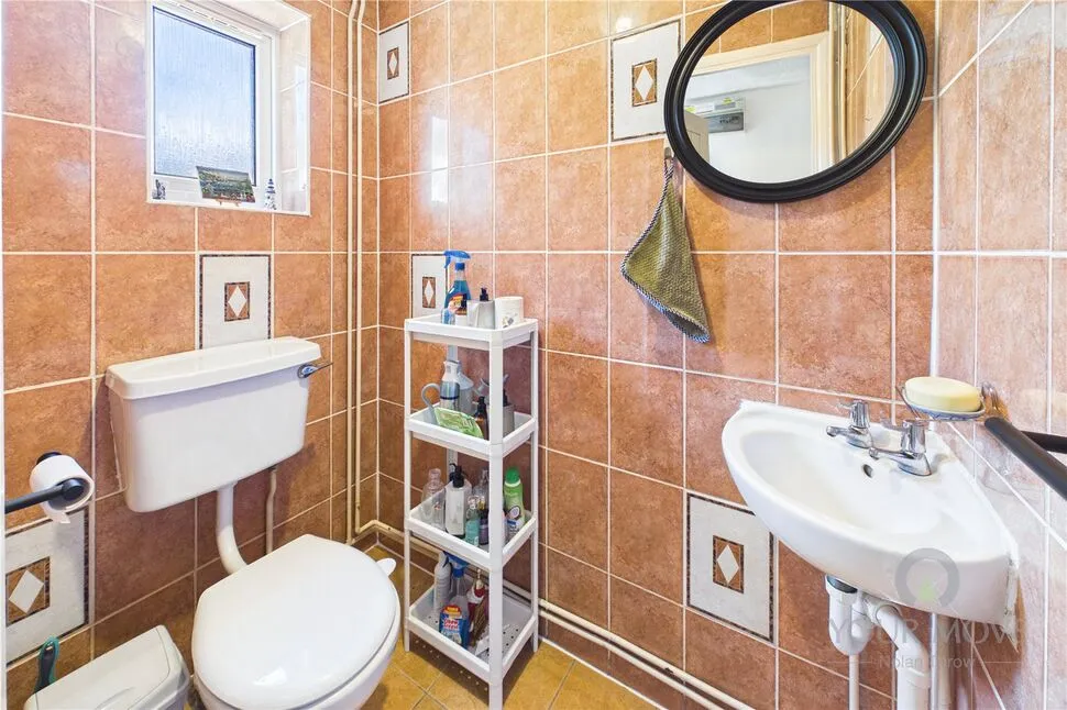 Ashbourne Drive, Desborough, NN14, photo 10
